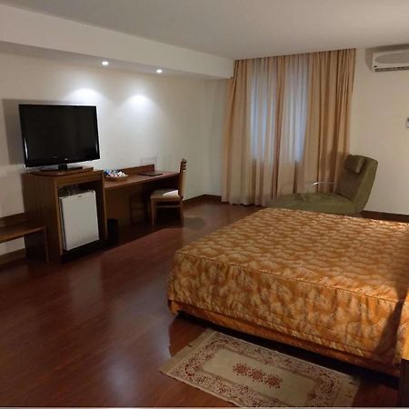 Master Plaza Hotel Barbacena Exterior photo